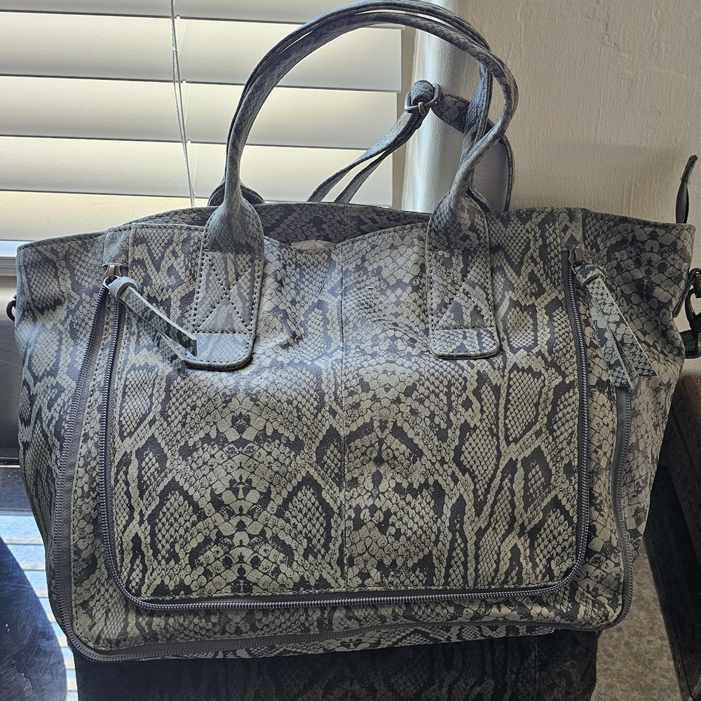 100% Genuine Leather Python-Print Tote Bag in Gray